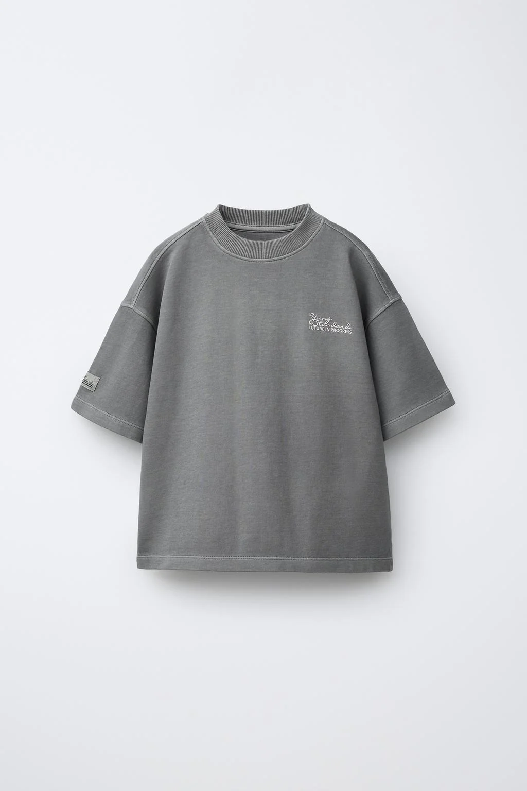 Футболка из плотного трикотажа с эффектом окраски готового изделия