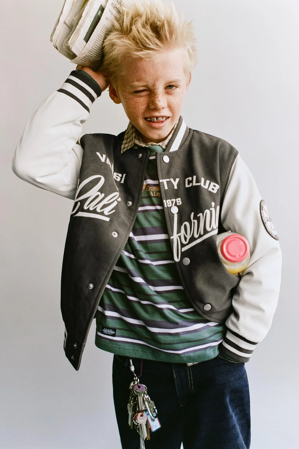 Футболка с тканой полоской и слоганом — В полоску