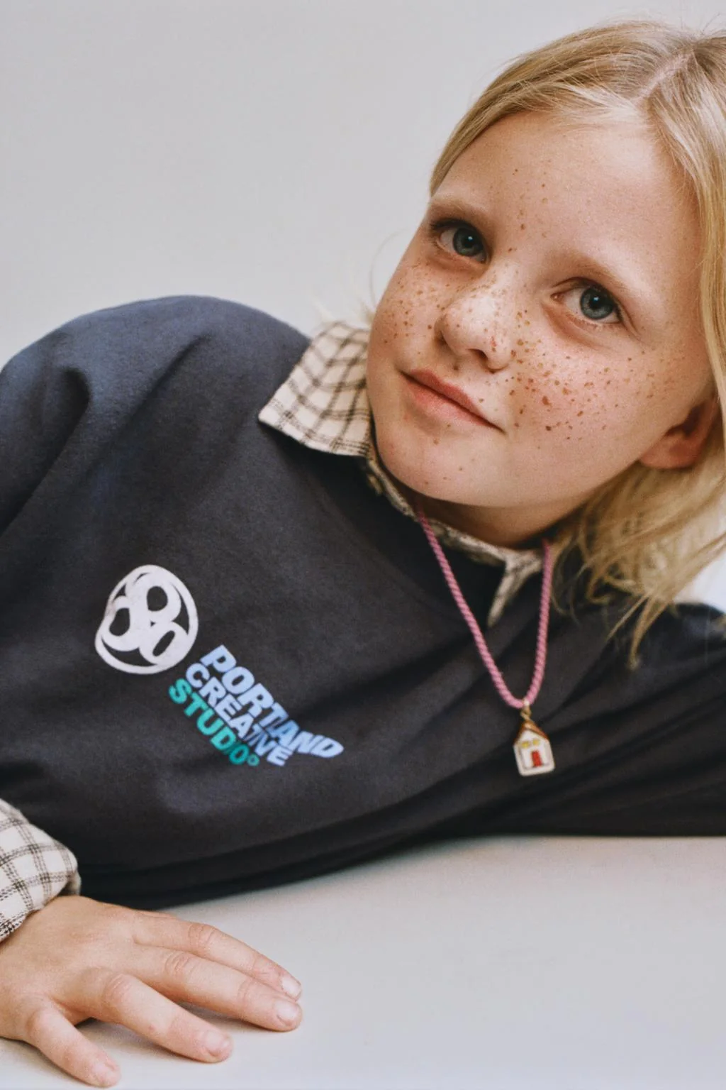 Футболка с рельефным принтом — С длинным рукавом