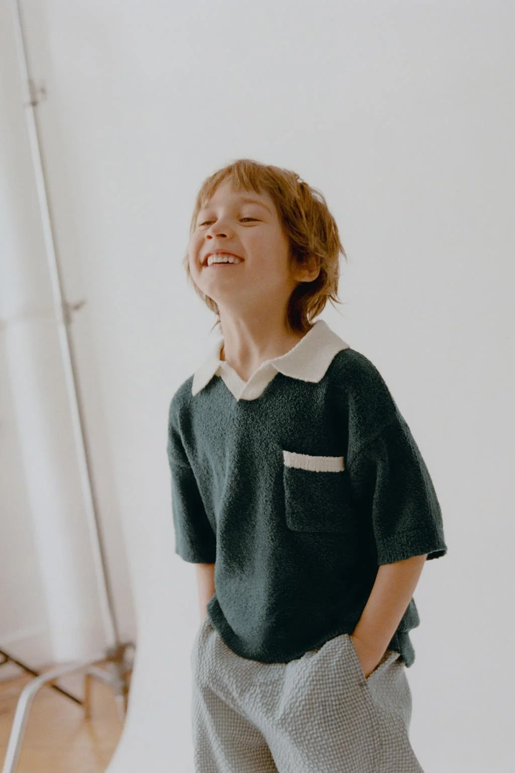 Трикотажное поло с контрастным воротником