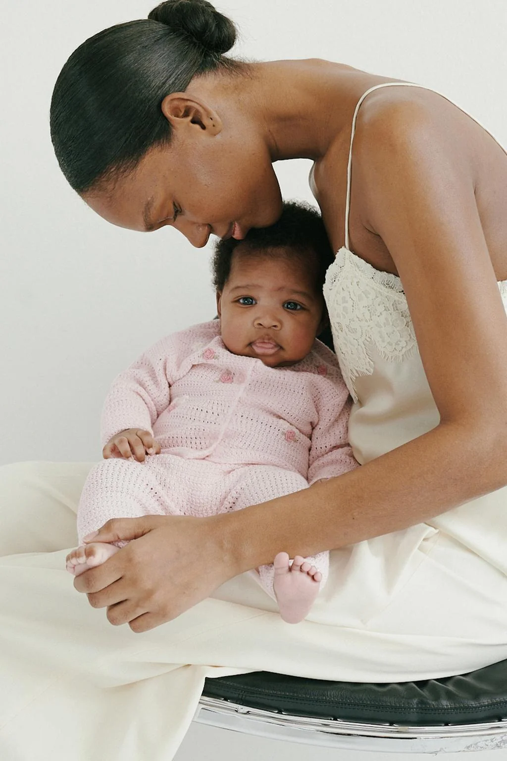 Брюки с цветочной вышивкой — Трикотаж