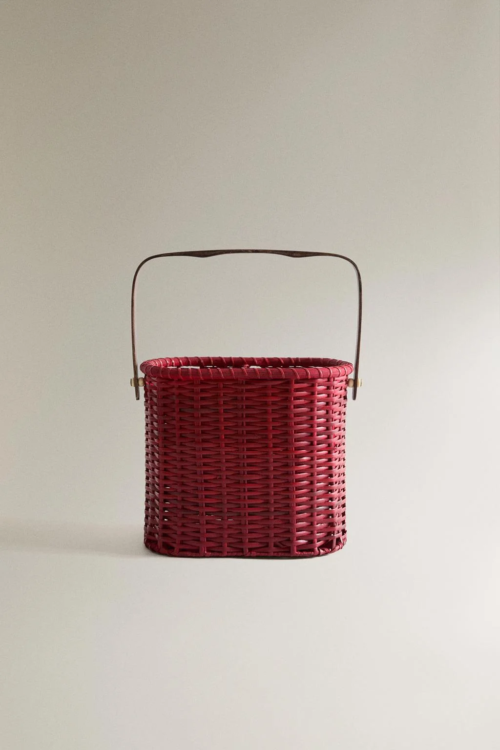 RATTAN BOTTLE STAND BASKET