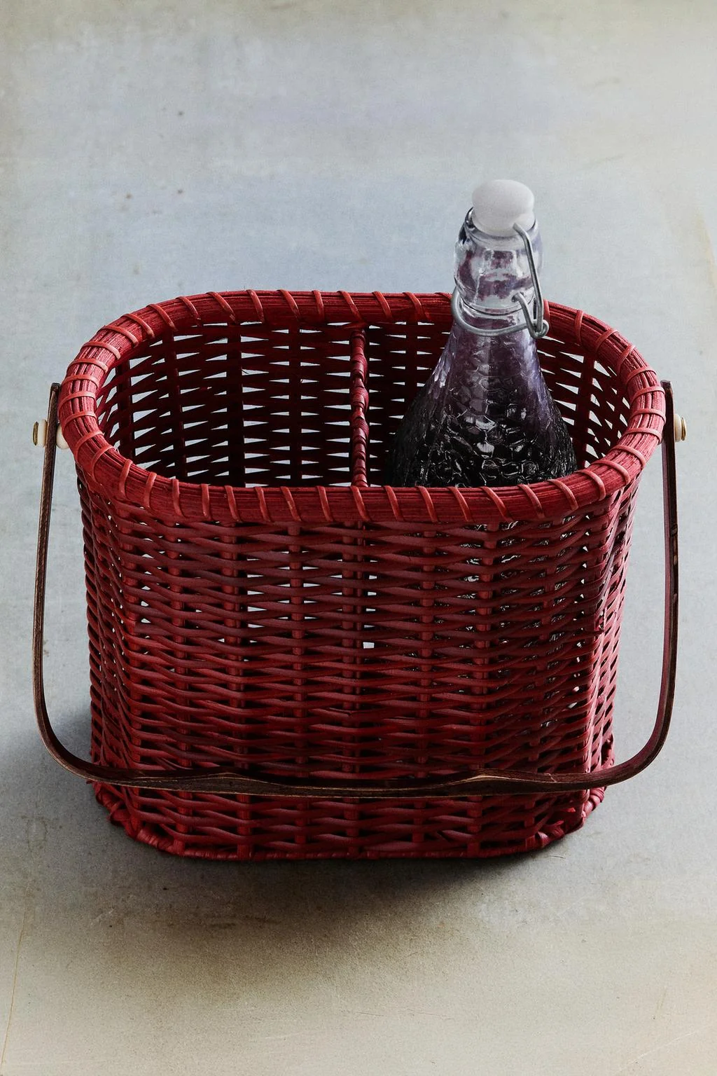 RATTAN BOTTLE STAND BASKET