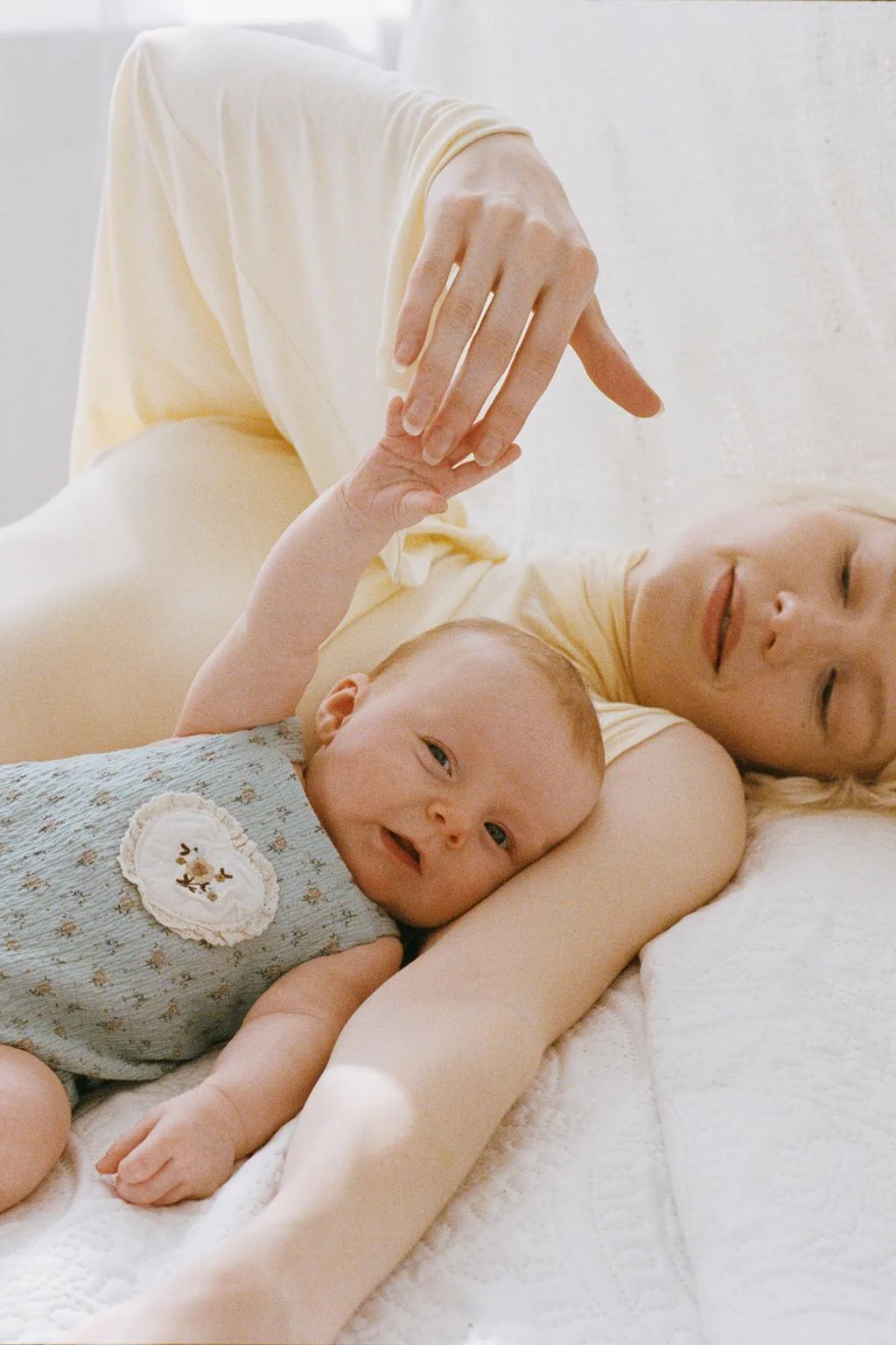 Ромпер с цветочным кружевом — Ромпера | Джинсы-комбинации