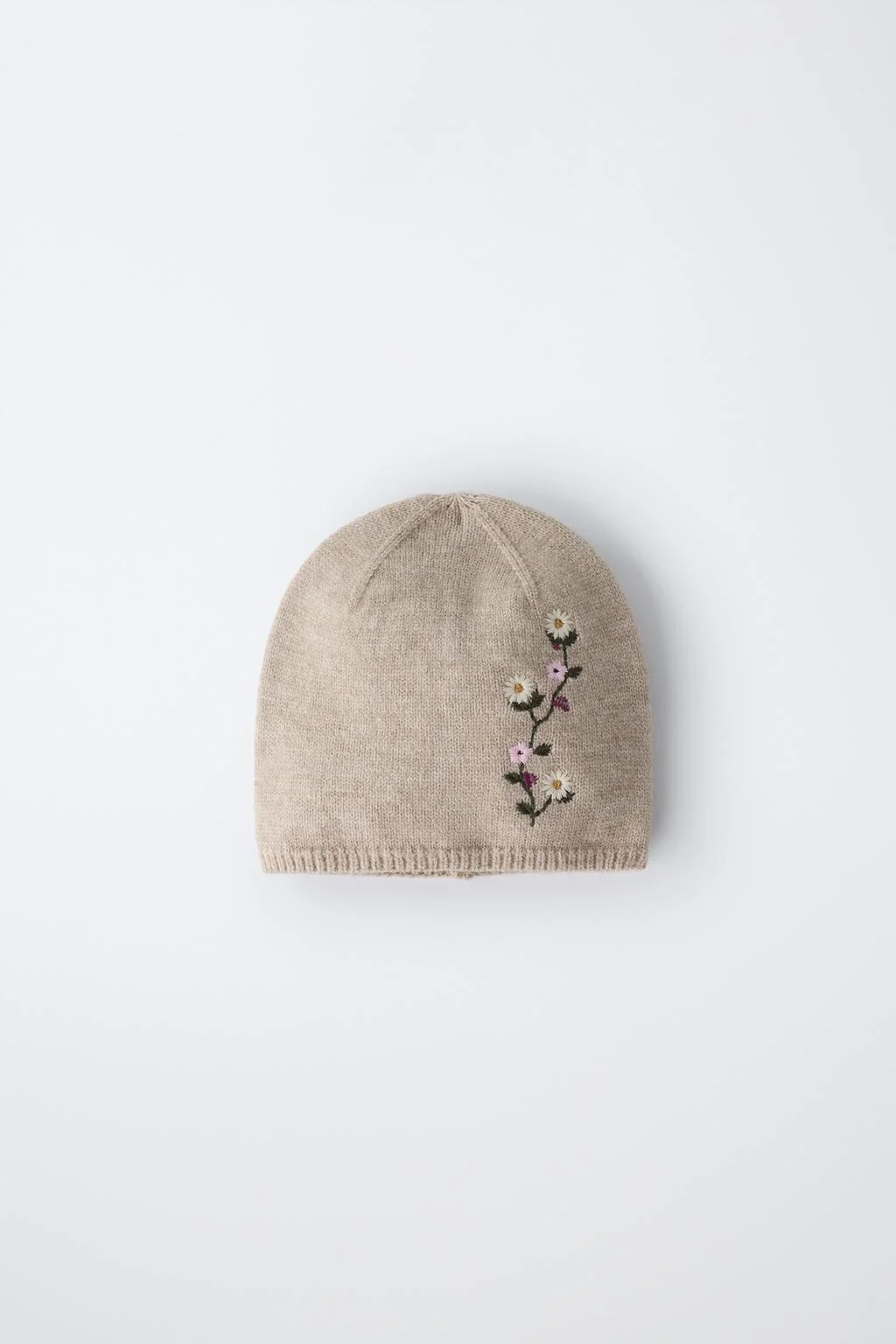 EMBROIDERED FLOWER KNIT HAT
