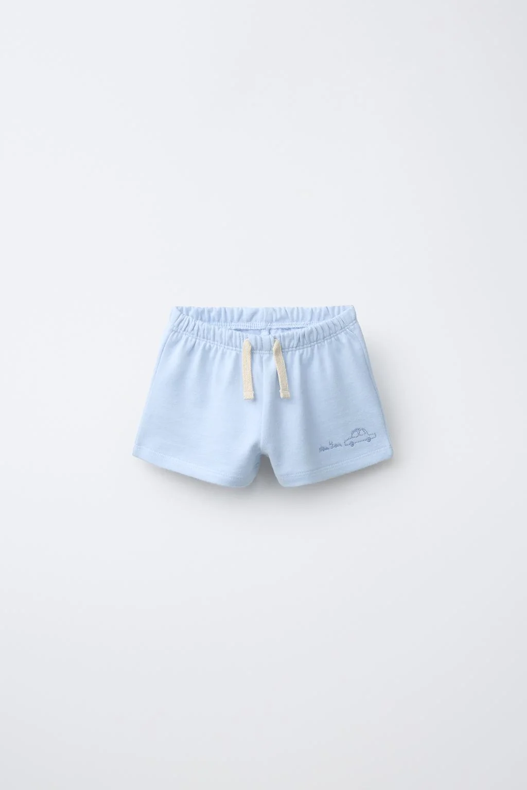 Шорты-бермуды с вышивкой