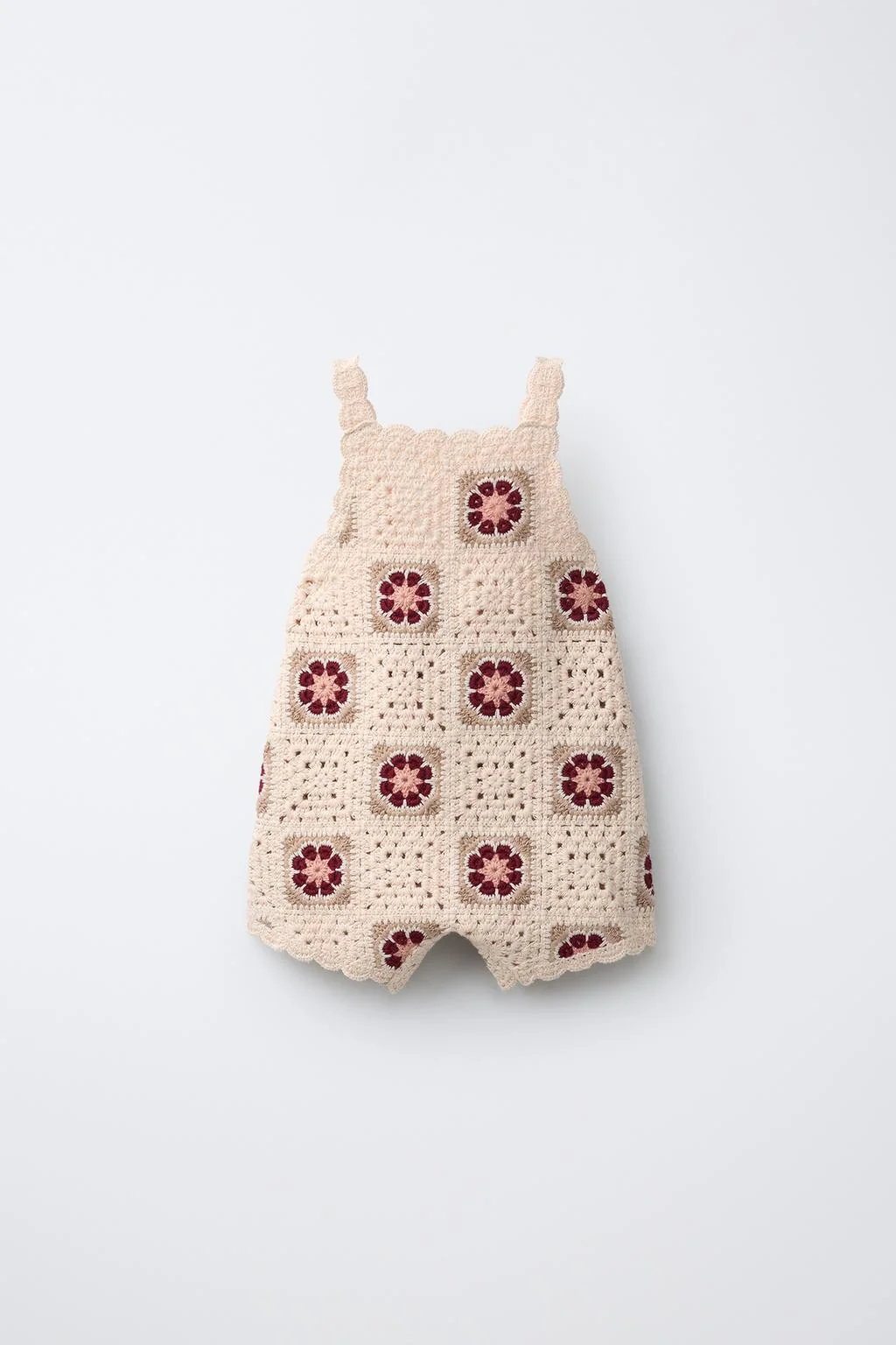 Трикотажный комбинезон на лямках с цветочным кроше — Комбинезоны | Работники