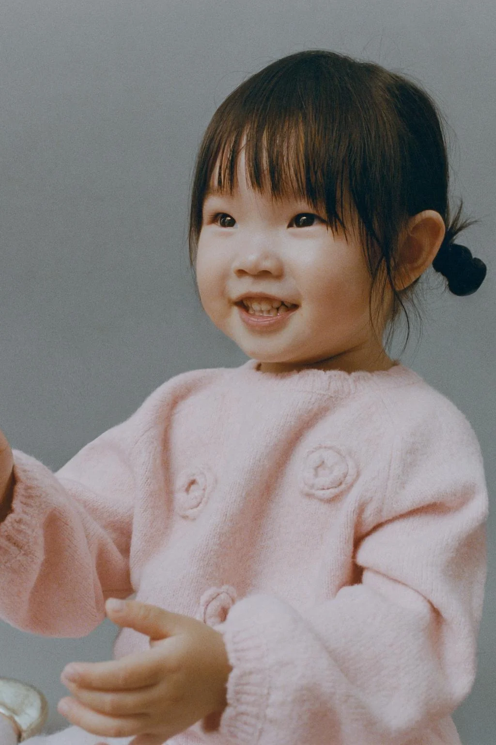 Цветочный вязаный свитер