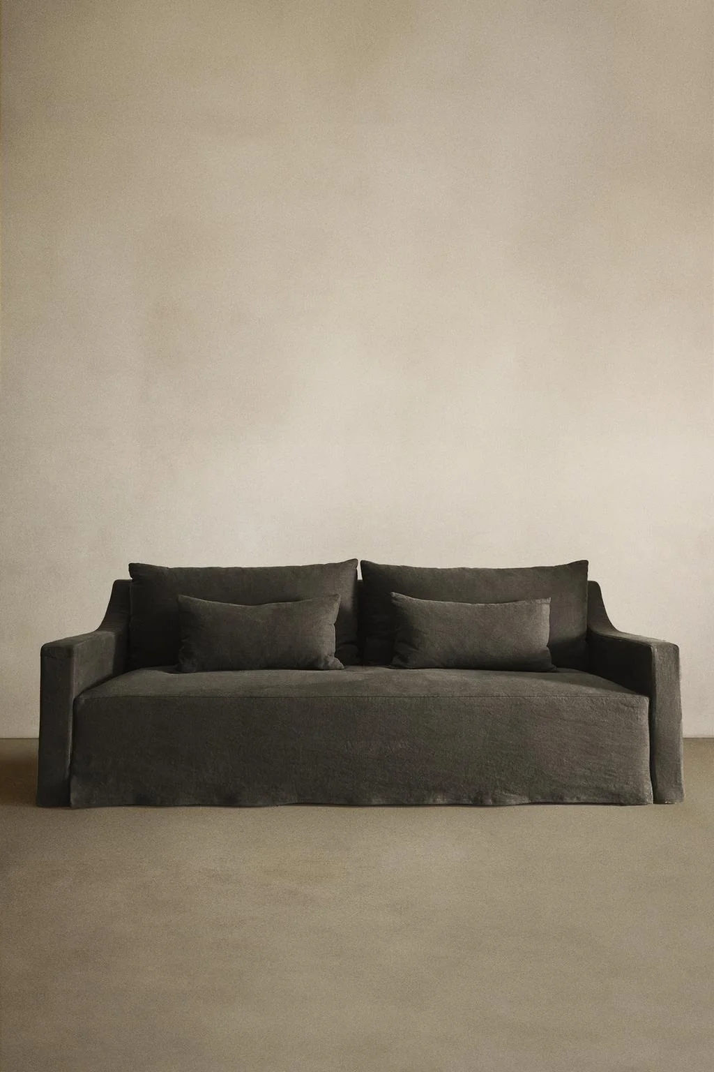 Диван со съёмным чехлом из стираного льна — Пложки