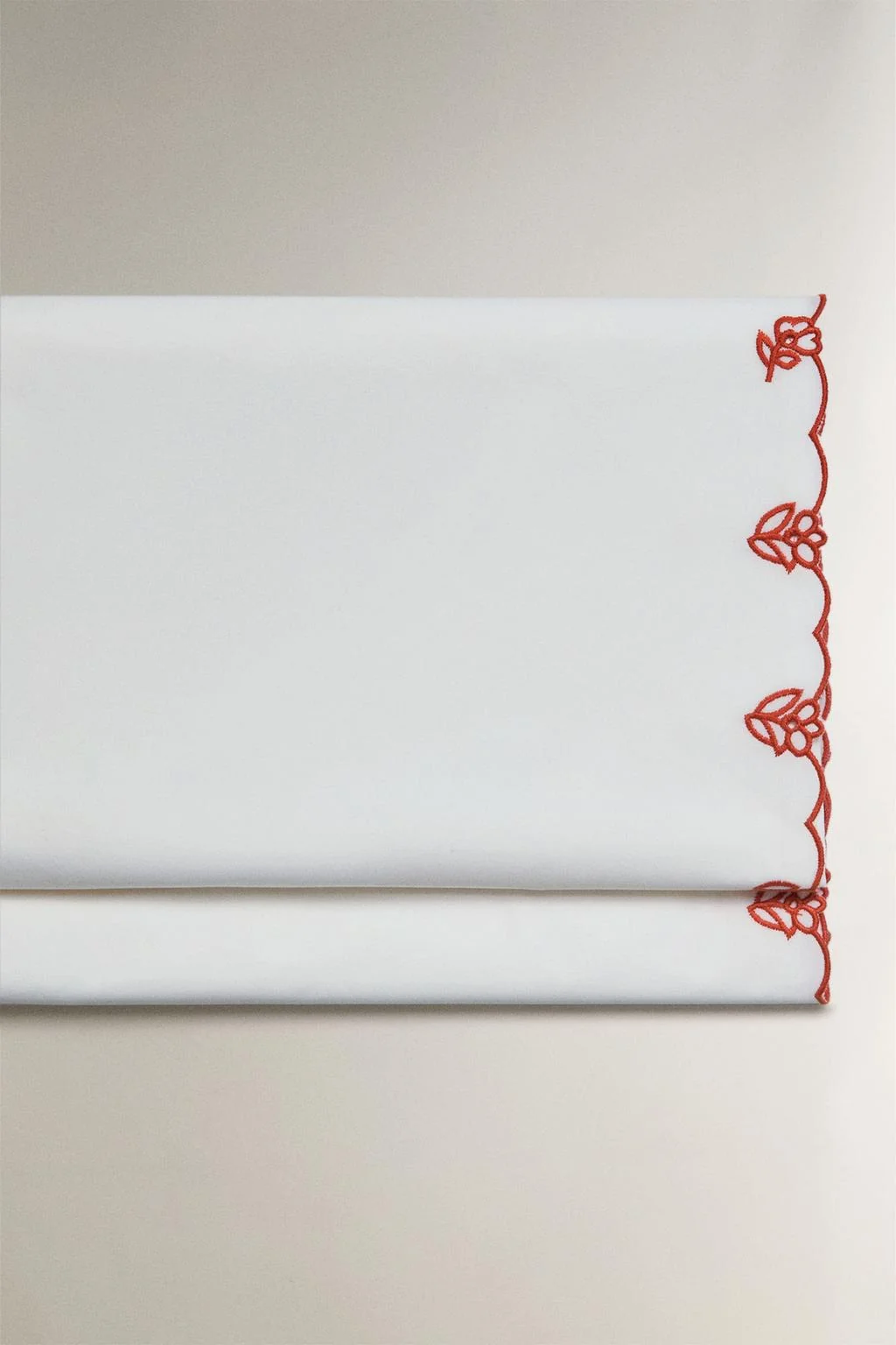 KIDS' FLAT SHEET WITH EMBROIDERED FLOWERS