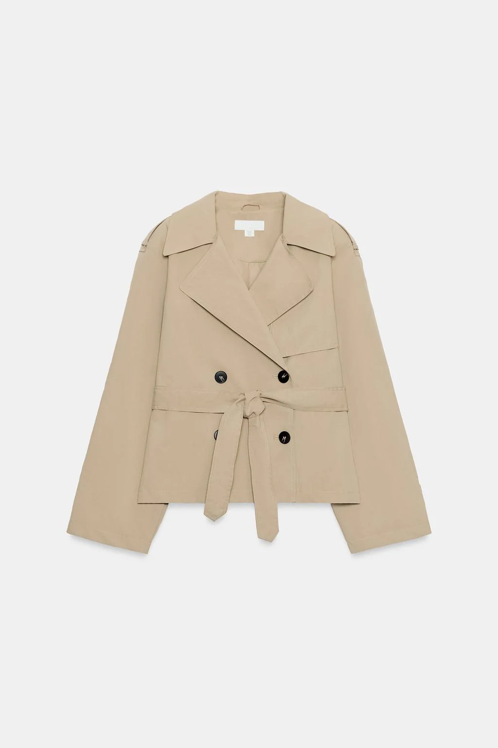 Короткое тренчкот с плечевыми накладками и поясом