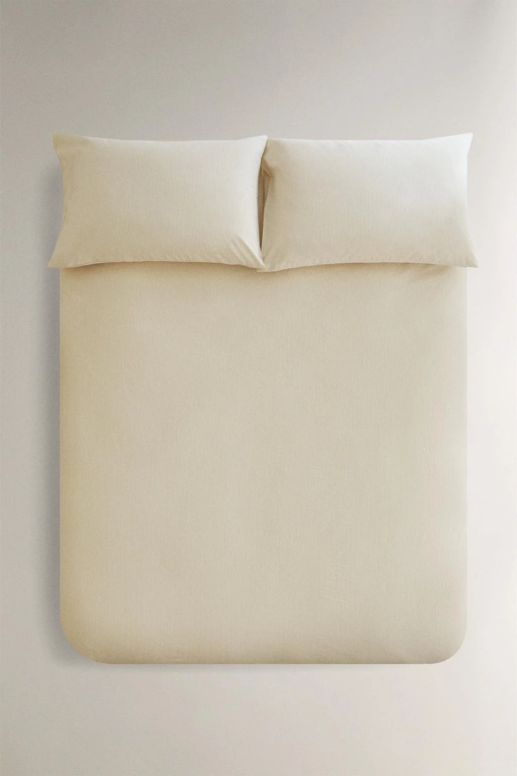 Наволочка из хлопка в полоску с эффектом пике