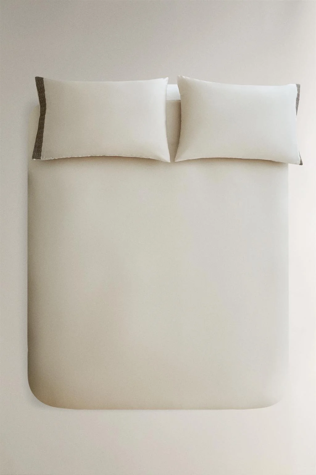 Сатиновый наволочка с вышивкой (300 нитей)