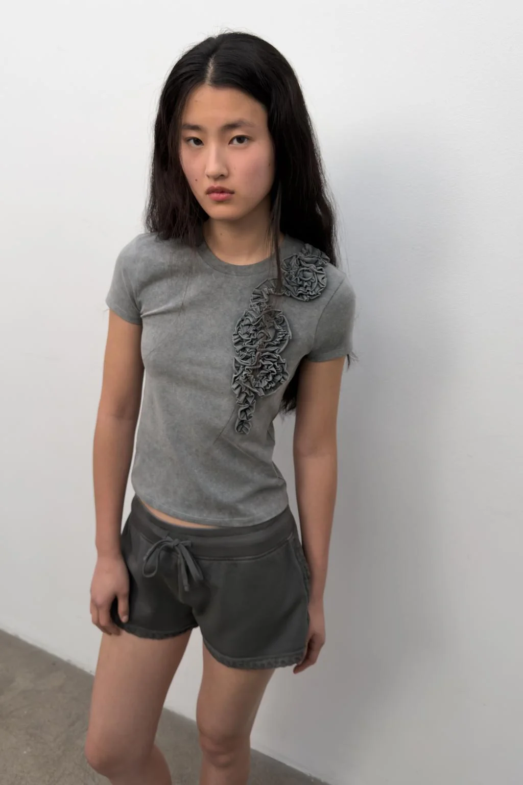 Футболка с 3D-цветком, варёная