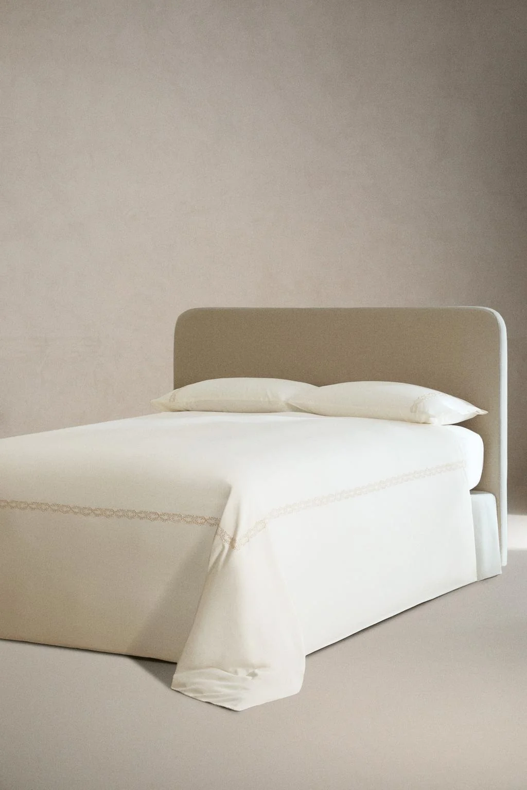 Сатиновое наволочное покрывало с вышивкой — Пододеяльники