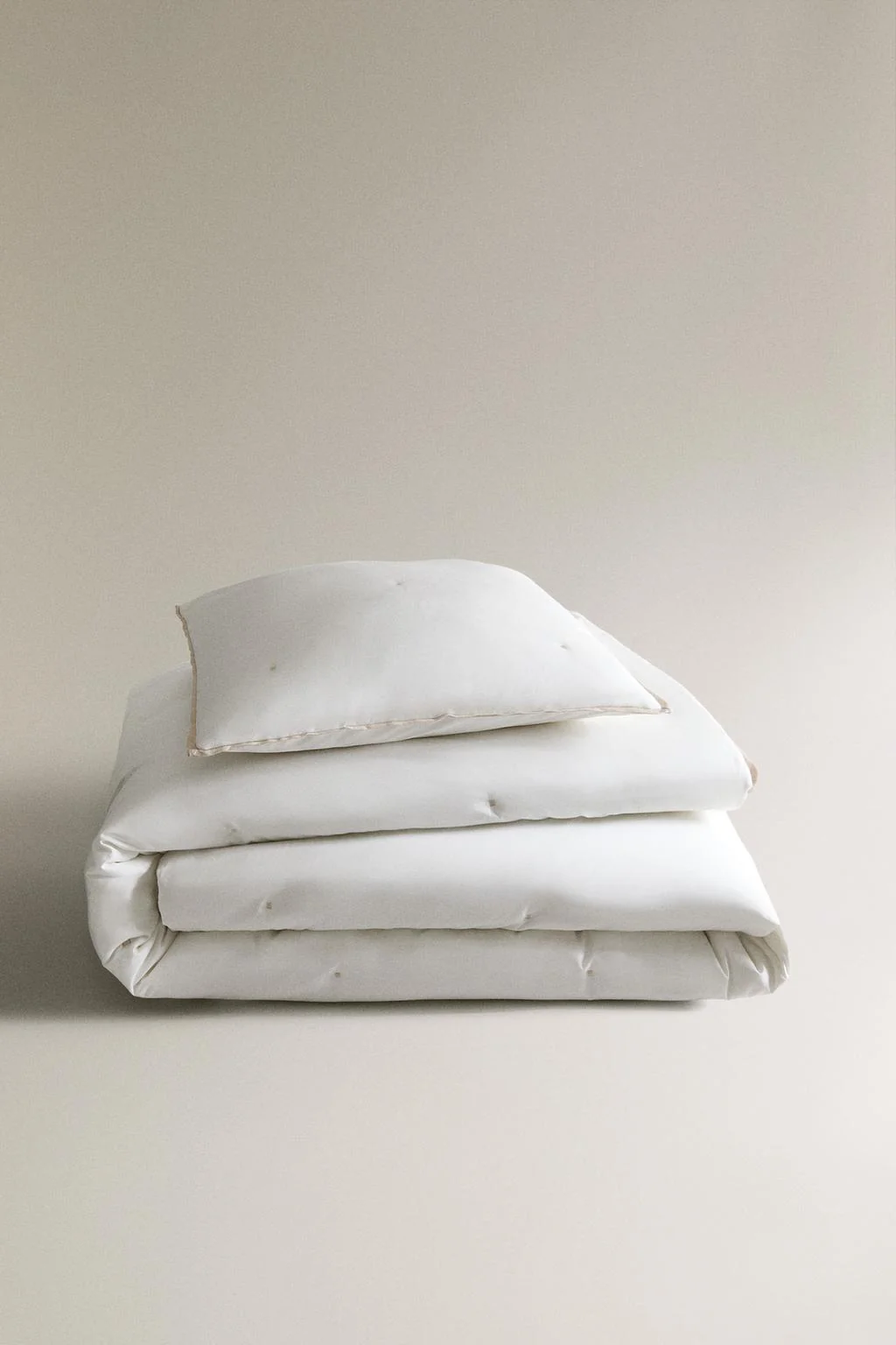 Стеганое покрывало из сатинированного льна в горошек