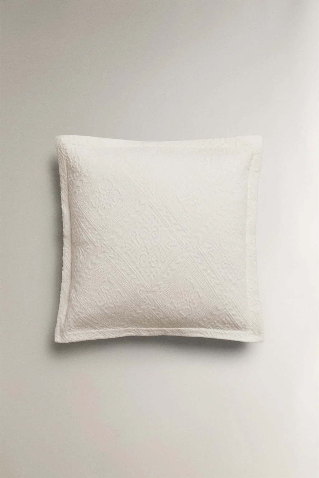 Наволочка с геометрическим узором