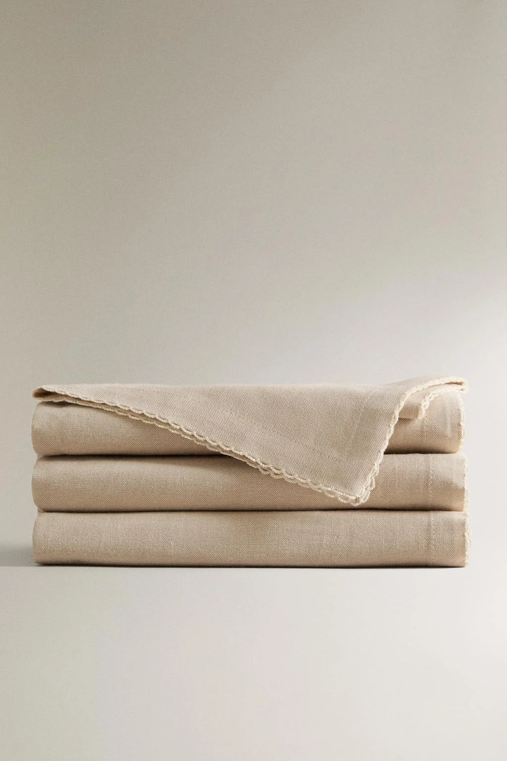 Скатерть с волнистым краем