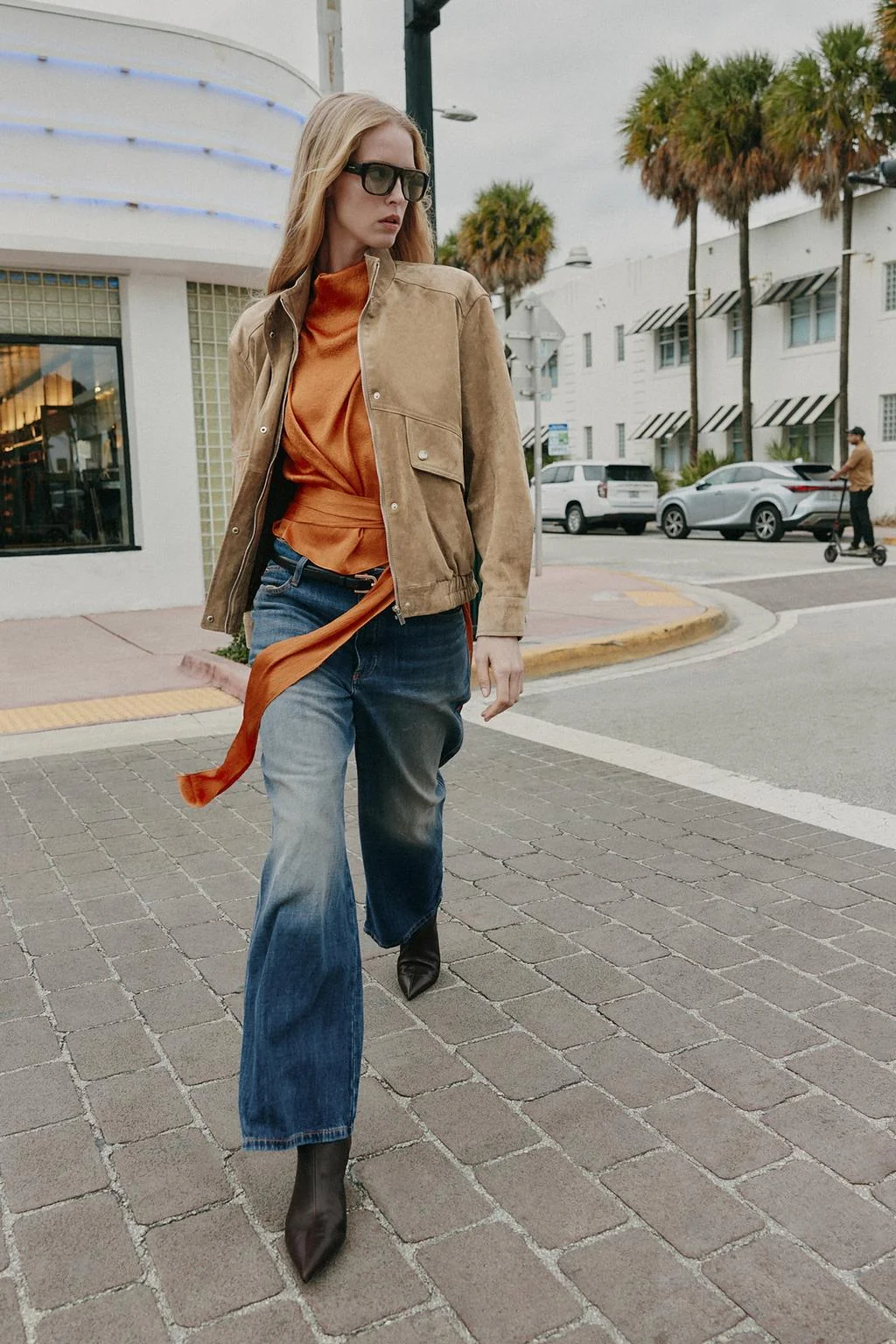 Куртка из 100% замши с высоким воротником