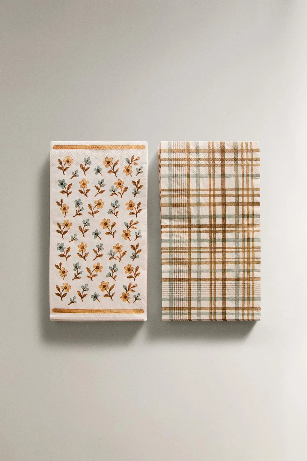 Набор из 30 бумажных салфеток в цветочек и в клетку — ЦВЕТНЫЕ СТоличные Платья