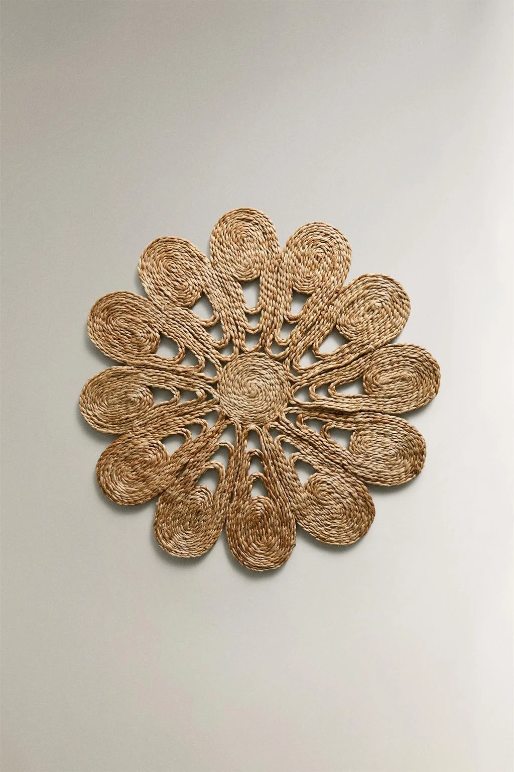 Цветочная салфетка для стола из джута