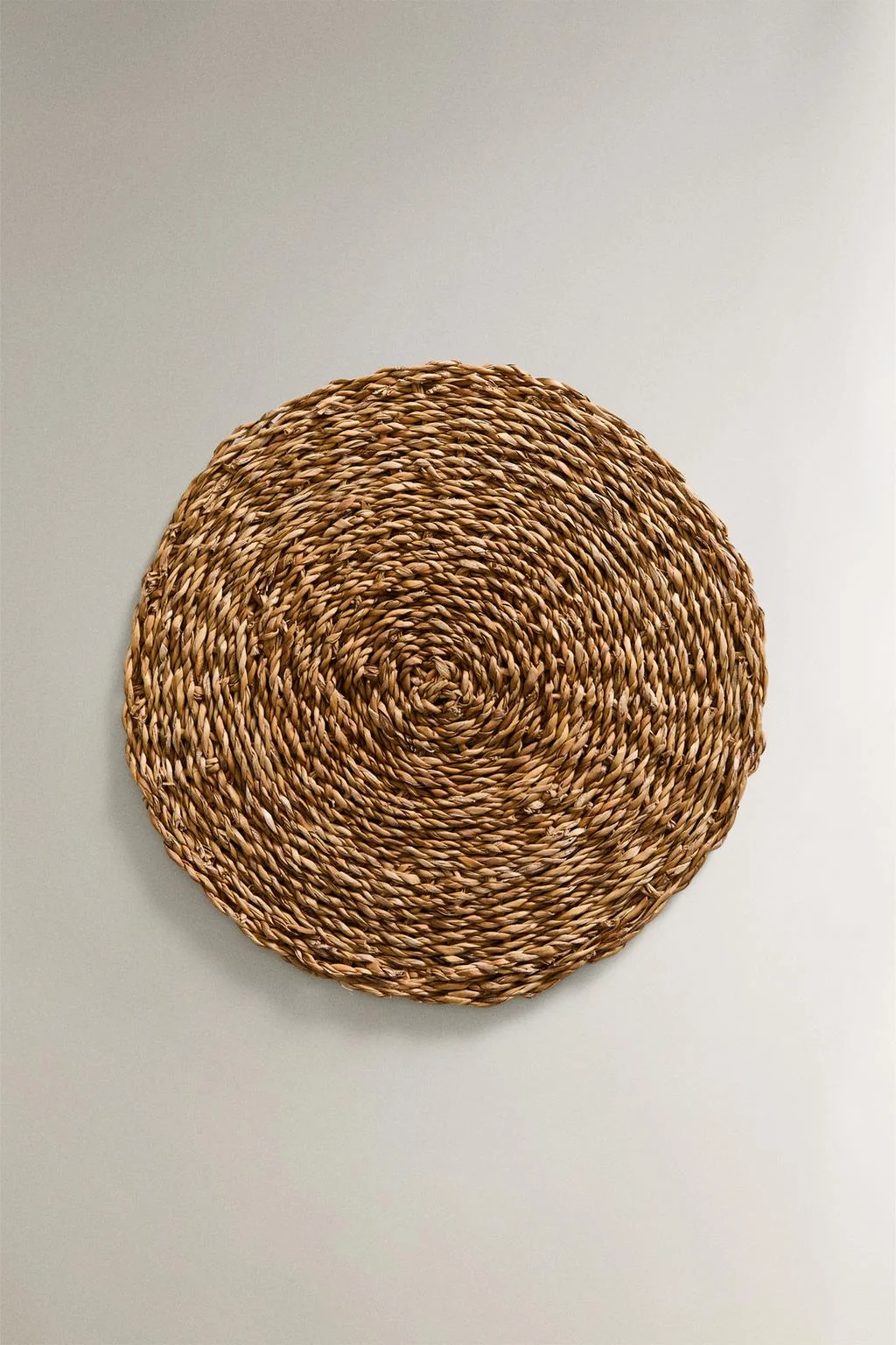 Салфетка из плетёных волокон — Подставки под тарелки