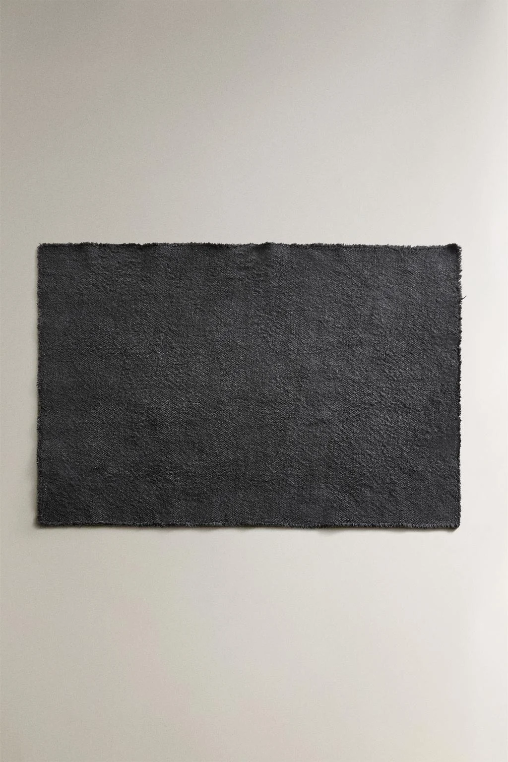 Салфетка для стола из льна с обтрепанным краем