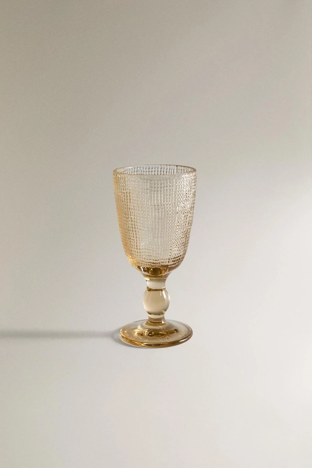 Винный бокал с объёмным узором