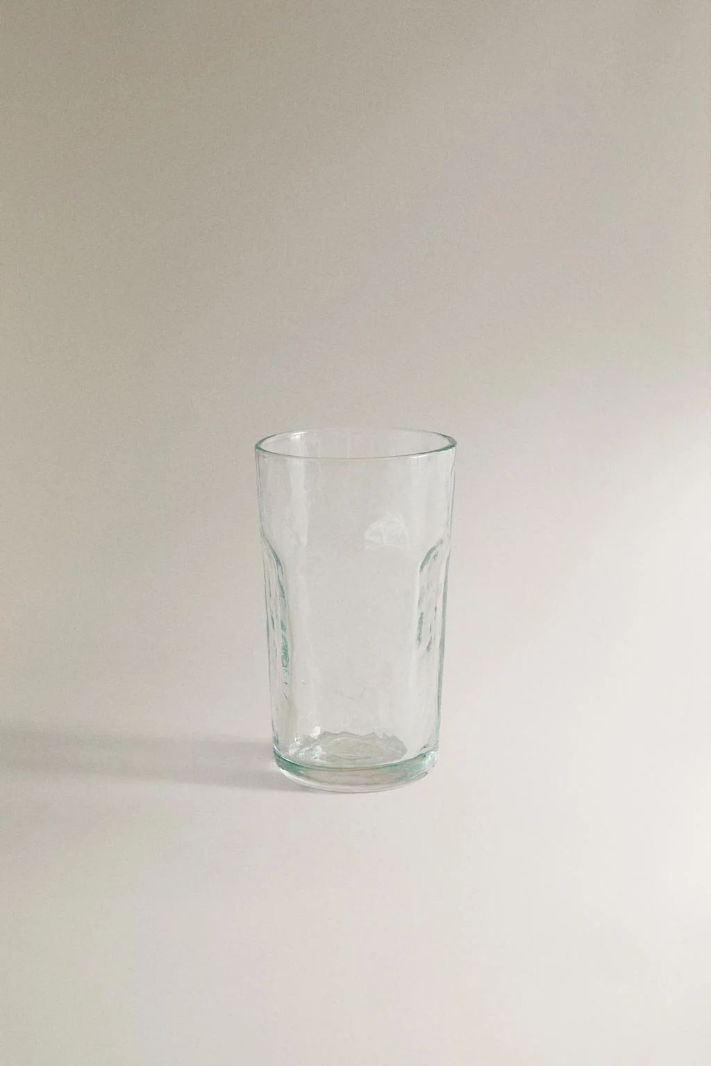 Стеклянный стакан с чеканкой и объёмным узором