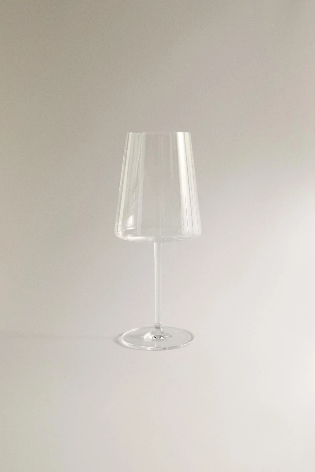 Конический хрустальный бокал для вина