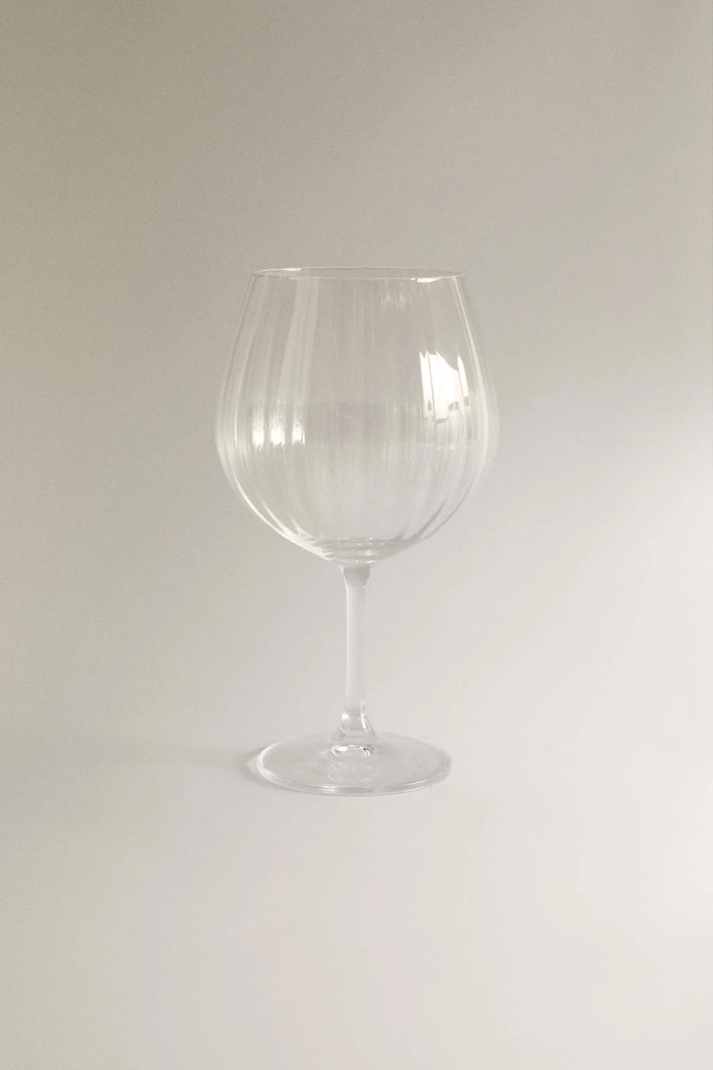 Рельефный хрустальный стакан