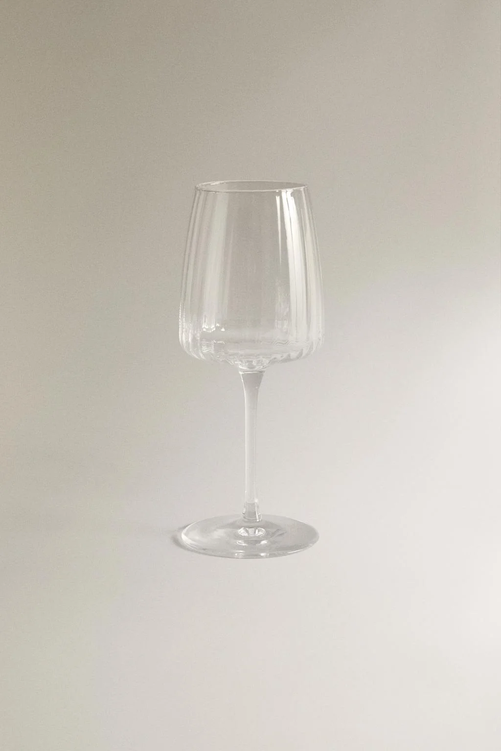 Бокал с линиями