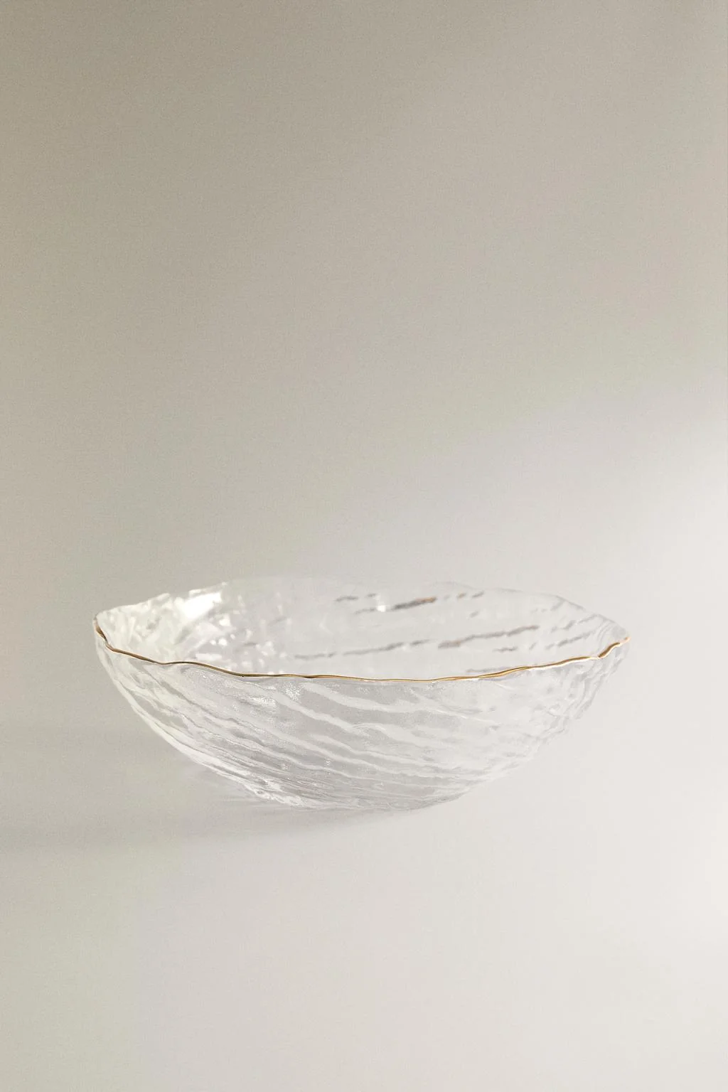 Стеклянная миска с золотой каймой — Керамические плиты | блюда