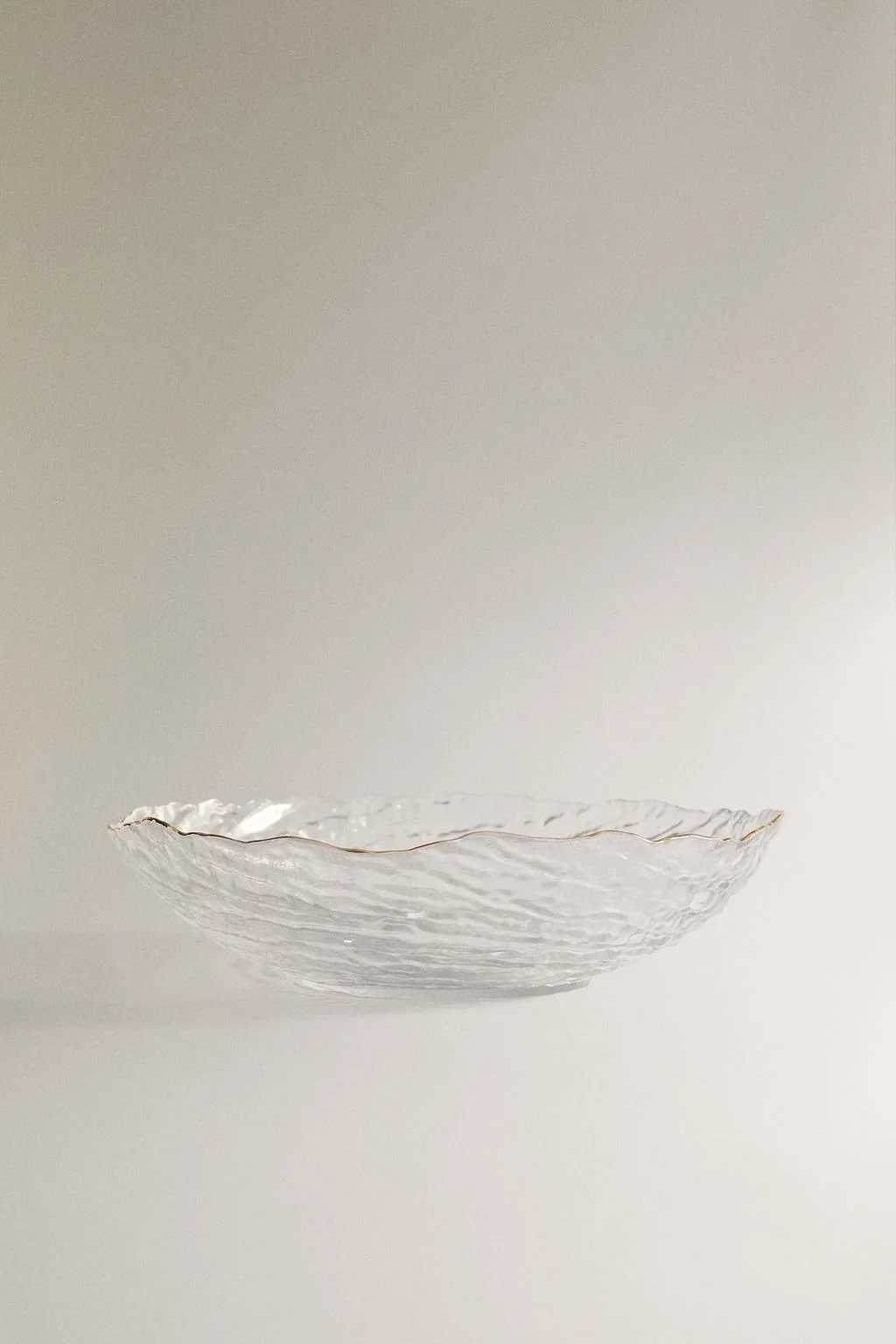 Стеклянная салатница с золотым ободком