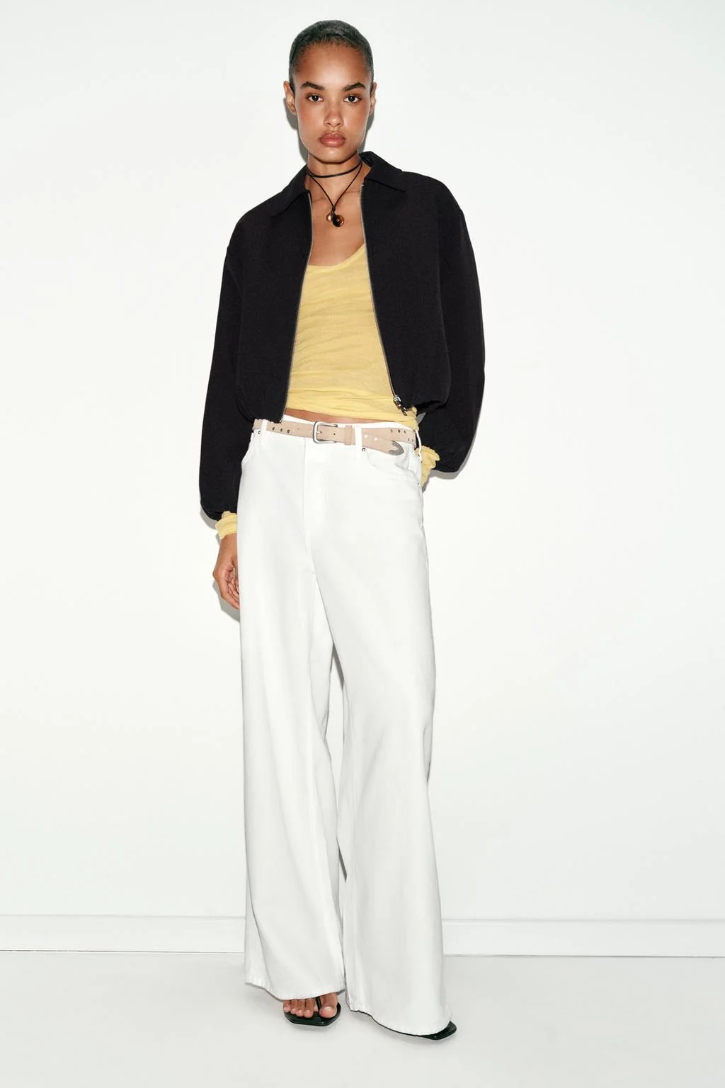 Куртка с пышными рукавами на молнии