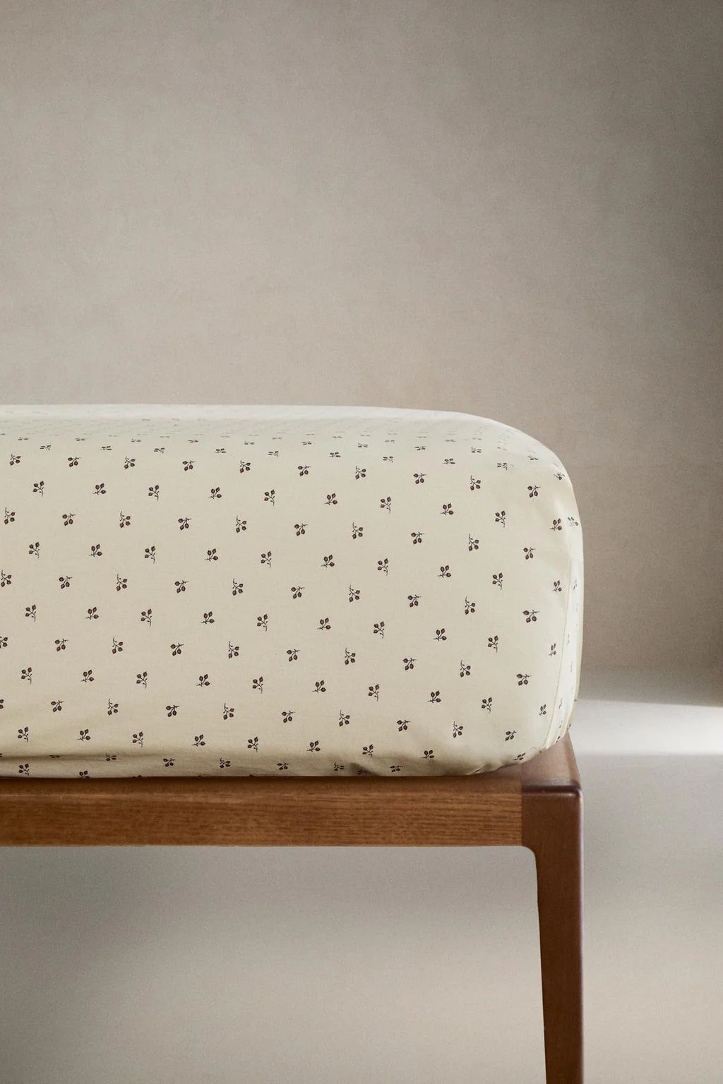 Детская наволочка с цветочным принтом — Простыни на резинке