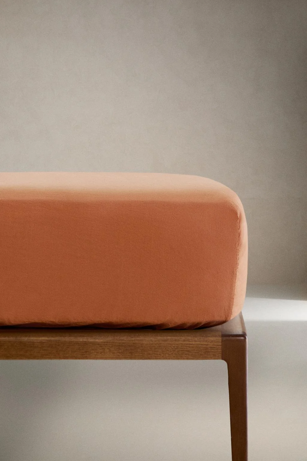 Детская простыня с резинкой окрашенная