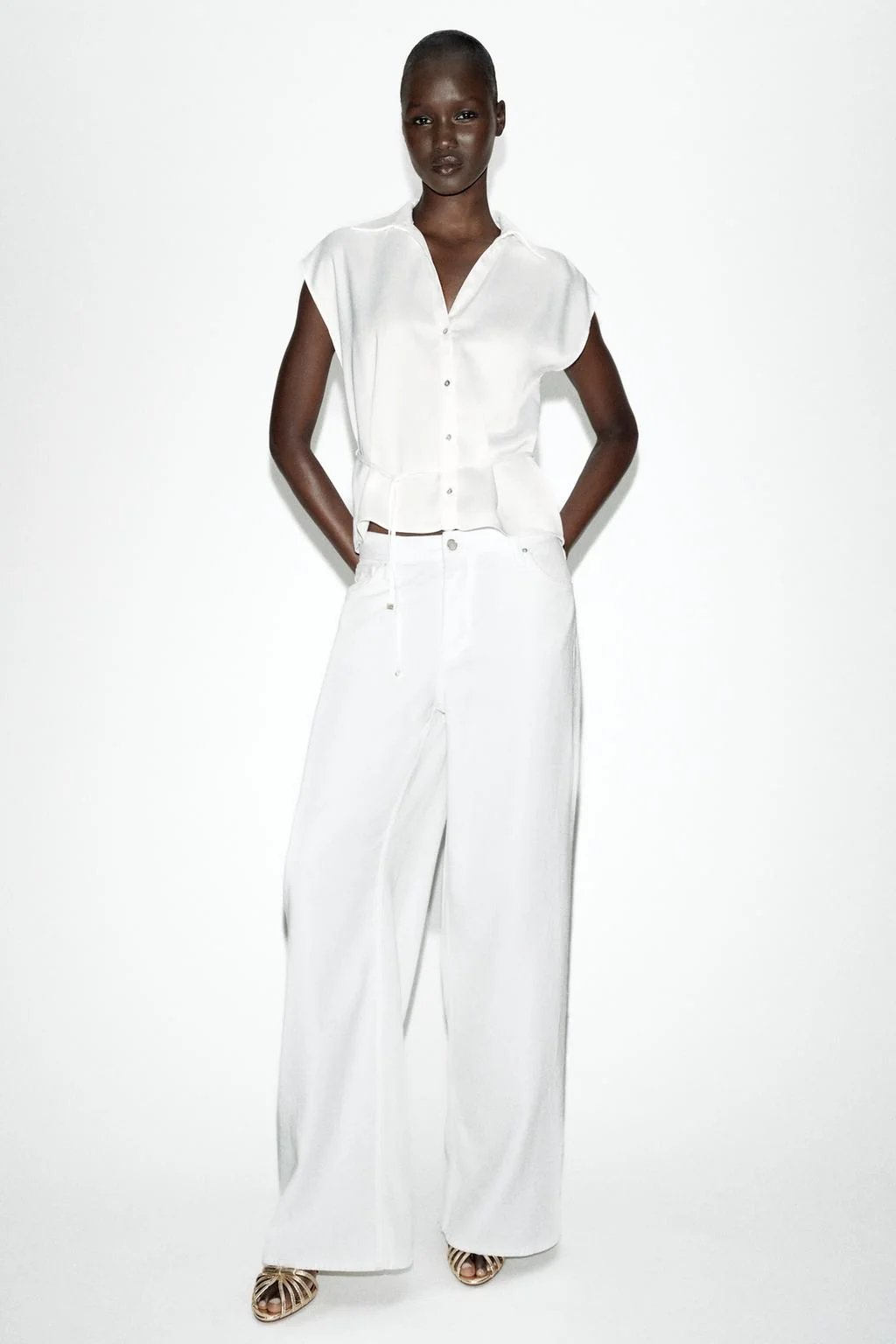 SHORT SLEEVE SATIN SHIRT WITH BELT