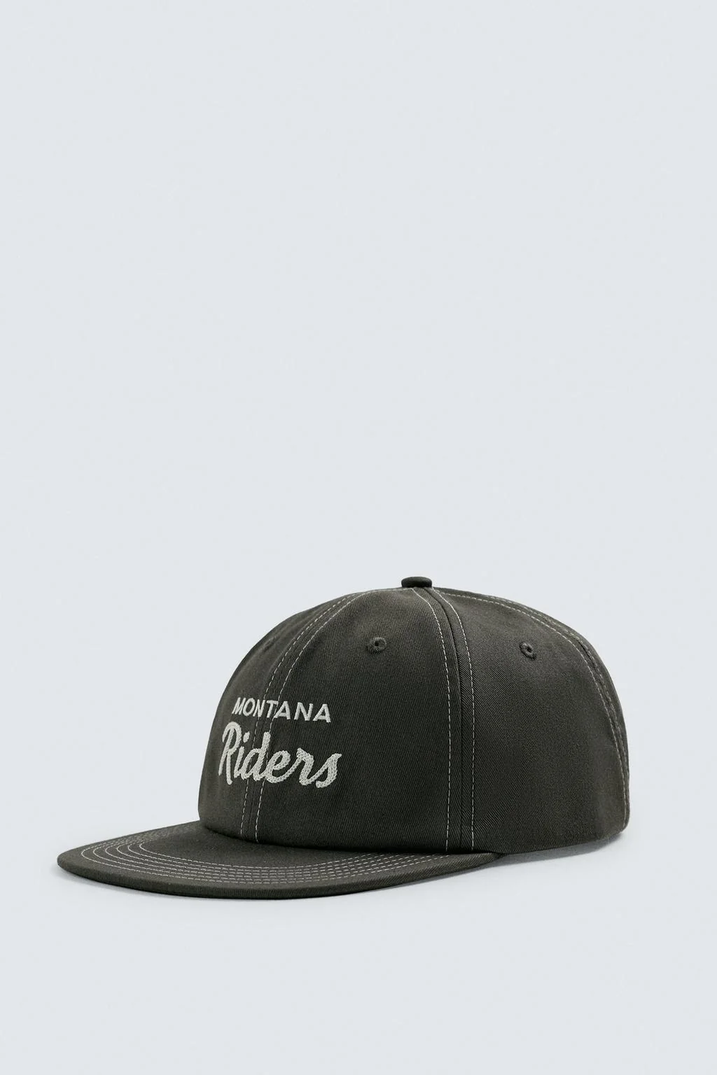 CONTRAST EMBROIDERED FLAT PEAK CAP