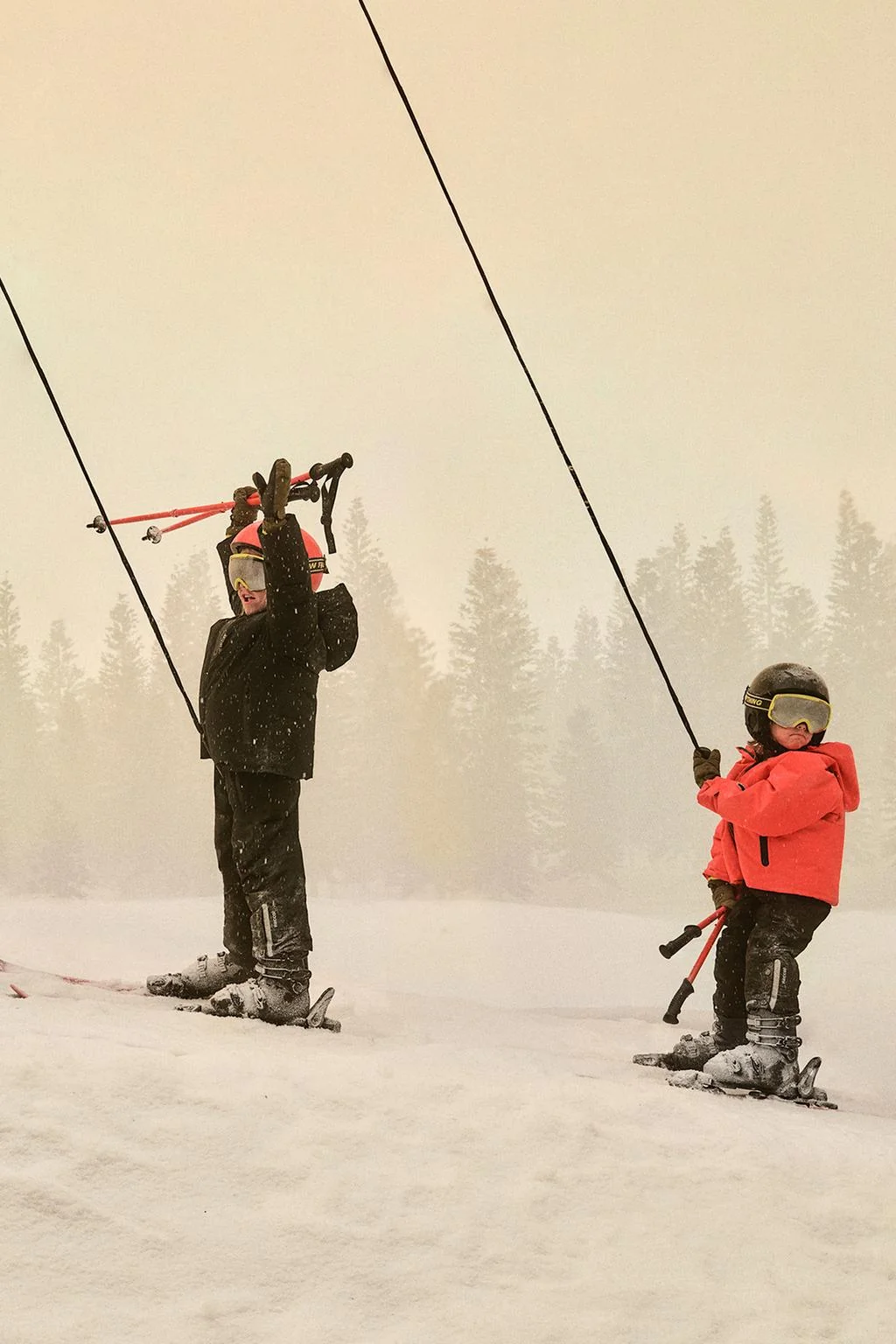 Брюки-комбинезон водонепроницаемые и ветрозащитные с карманами RECCO® система лыжная коллекция