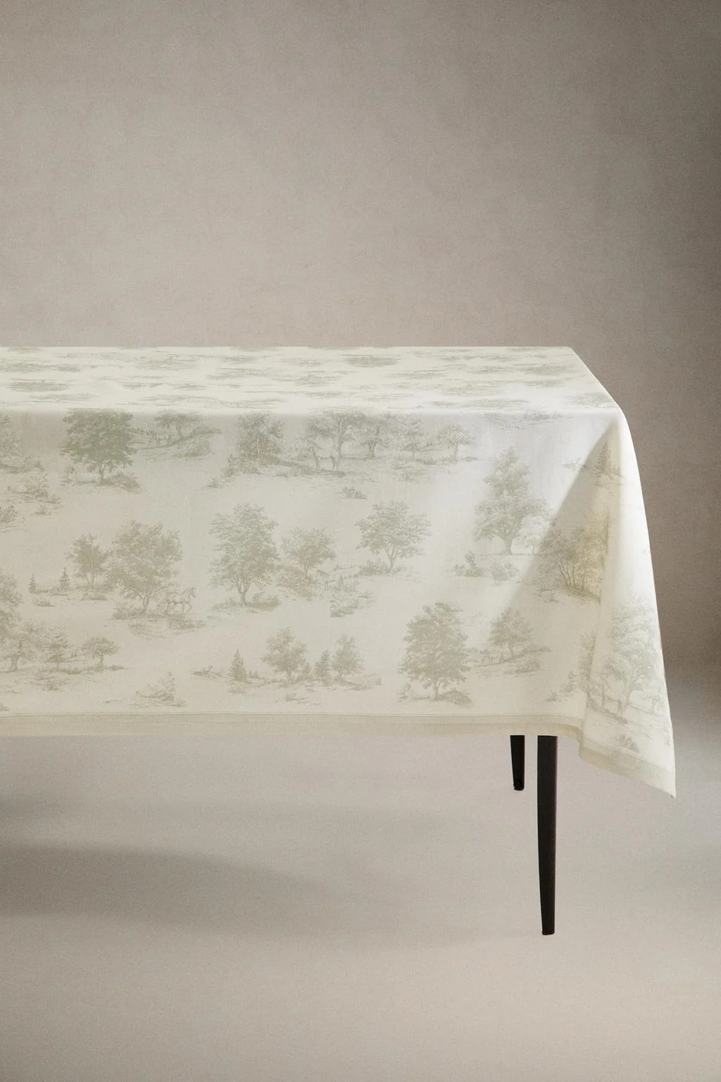 Скатерть "Toile de Jouy" с лошадьми