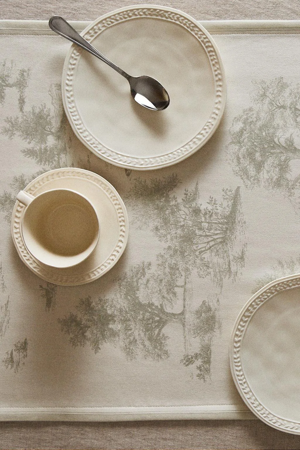 Дорожка для стола "Toile de Jouy" с лошадьми