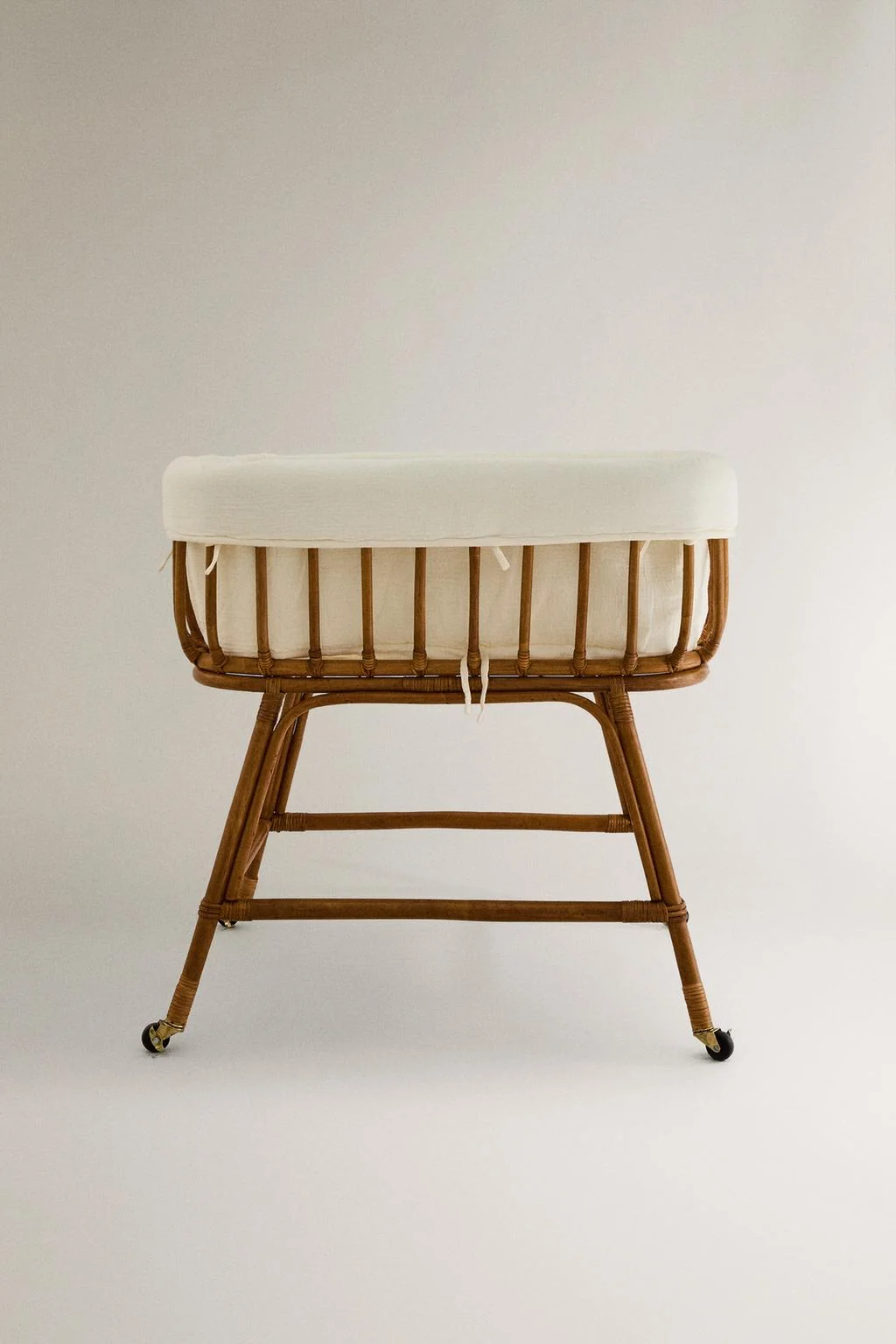 Плетеная мини-кроватка — Зара для дома новрожки