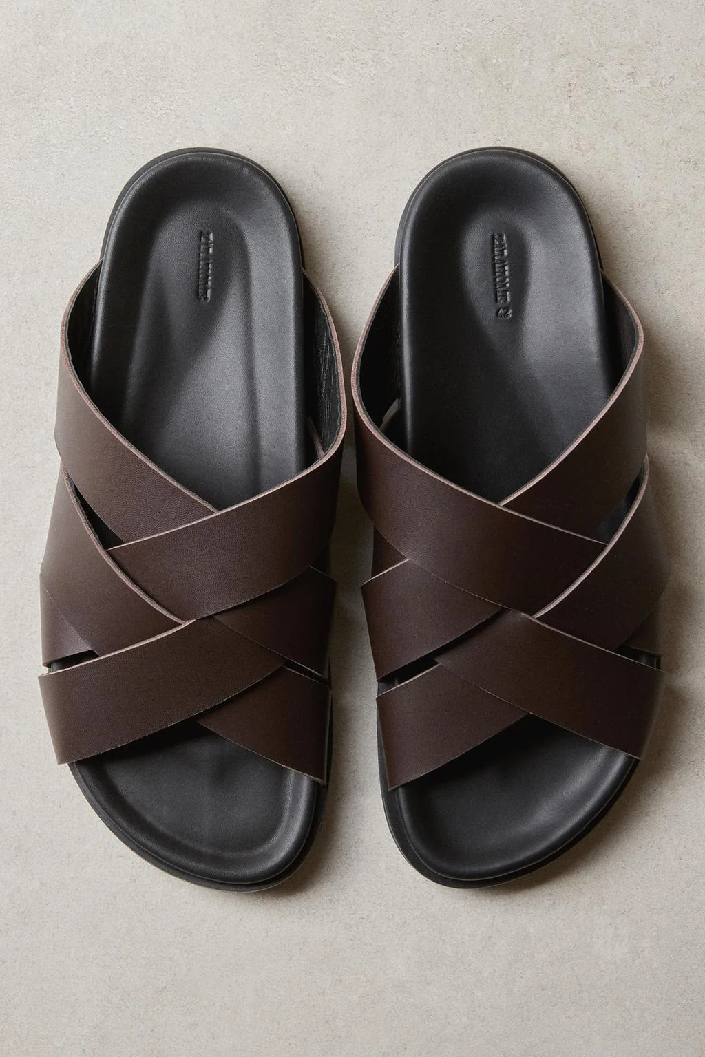 LEATHER CROSSOVER STRAP SANDALS