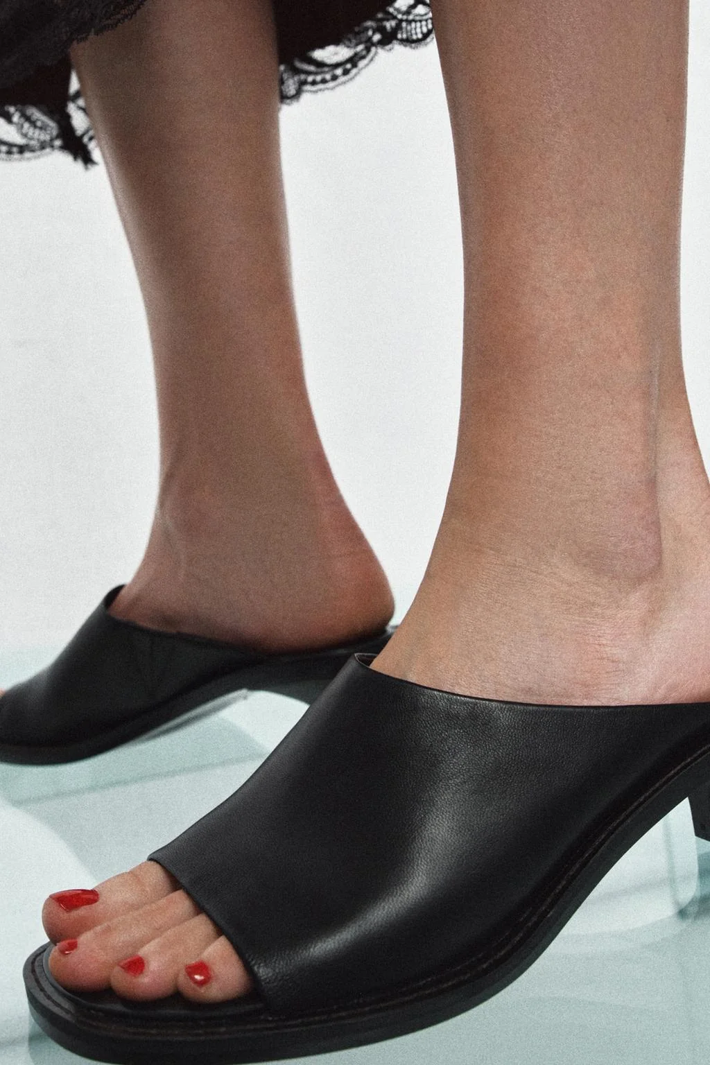 Кожаные мюли-сандалии