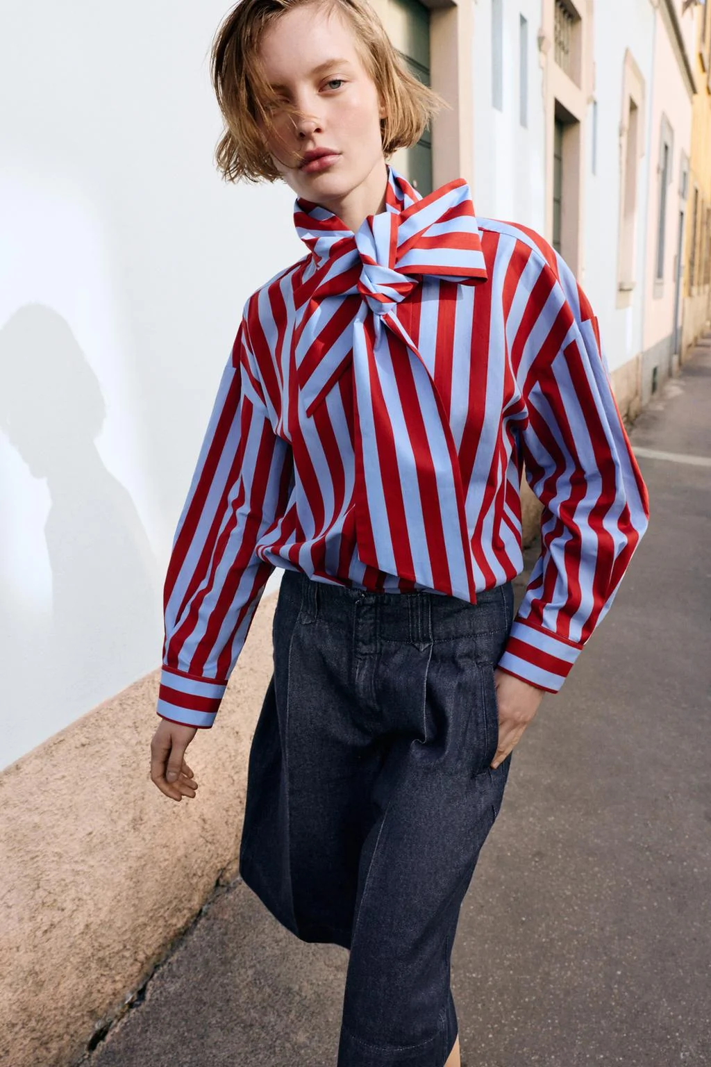 Рубашка в полоску с бантом