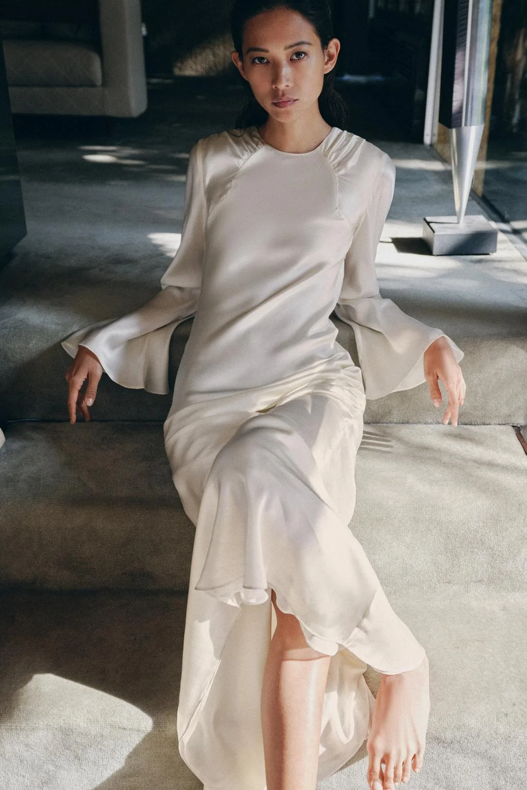 Платье из 100% шёлка с драпировкой