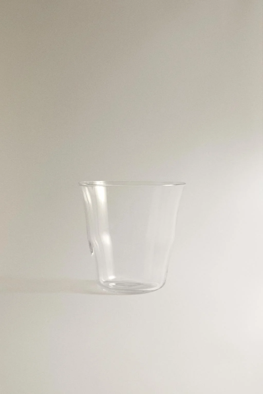 Маленький стакан из стекла
