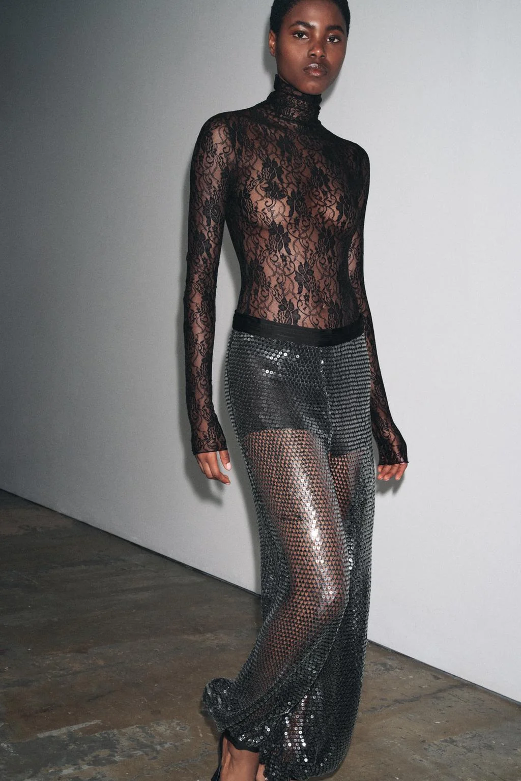 Кружевное боди с длинными рукавами