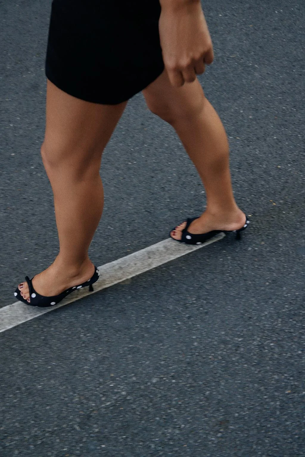 PRINTED BOW DETAIL SANDALS